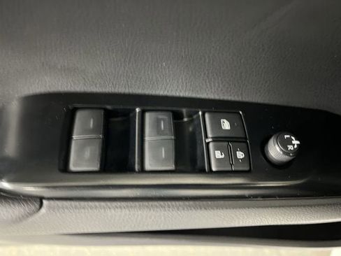 Used 2025 Toyota Camry SE image 23