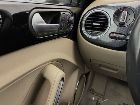 Used 2013 Volkswagen Beetle 2.0T image 16