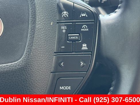 Used 2025 Toyota Prius LE FWD image 37