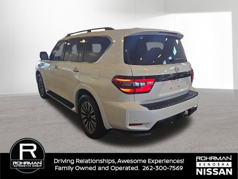 Used 2024 Nissan Armada SL w/ Midnight Edition Package image 3