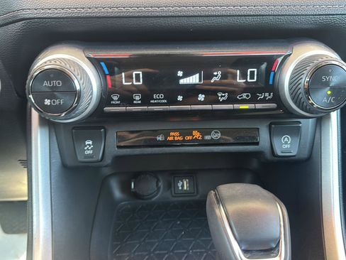 Used 2023 Toyota RAV4 XLE Premium image 29