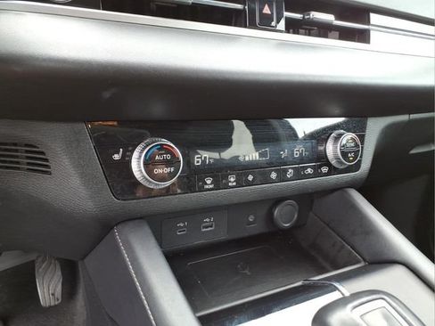 Used 2024 Mitsubishi Outlander SE AWD/4WD image 25