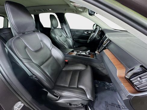 Used 2023 Volvo XC60 B5 Ultimate AWD/4WD image 30