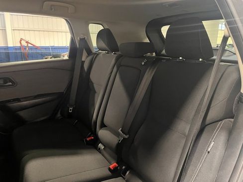 Used 2023 Nissan Rogue S image 17