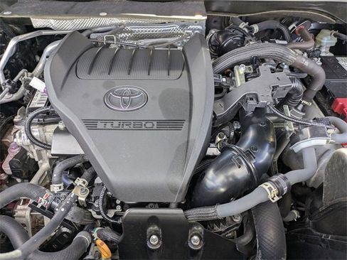 Used 2023 Toyota Highlander LE image 24