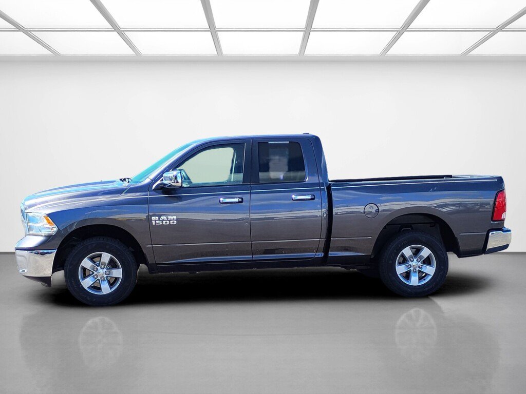 Used 2017 RAM 1500 Classic SLT AWD/4WD image 2