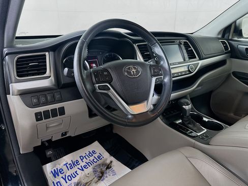 Used 2018 Toyota Highlander XLE image 9