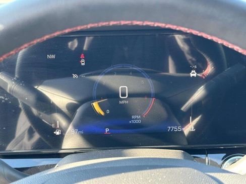 Used 2025 Chevrolet Trax RS image 28