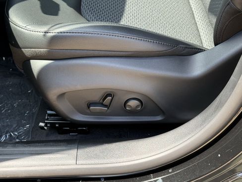 New 2025 Jeep Compass Latitude w/ Sun & Sound Group image 13