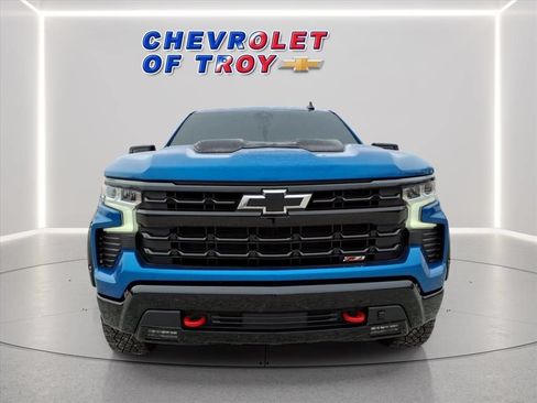 Used 2024 Chevrolet Silverado 1500 LT Trail Boss w/ Convenience Package II AWD/4WD image 2