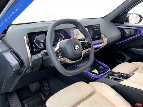 Used 2025 BMW X3 xDrive30i w/ Convenience Package image 17