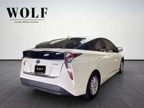 Used 2017 Toyota Prius Two w/ Prius Two Safety Plus Package FWD image 7