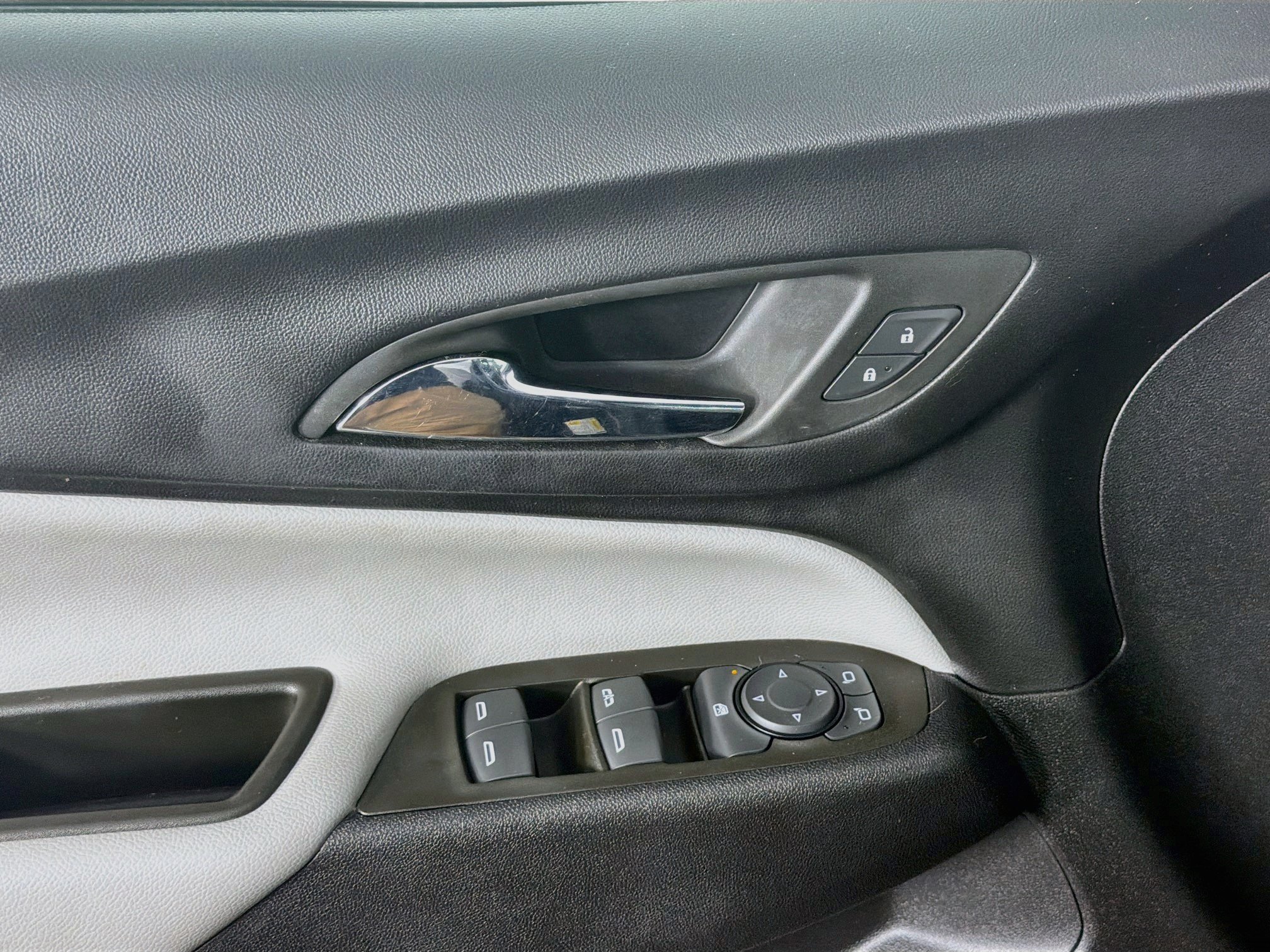 Used 2023 Chevrolet Equinox LS w/ LS Convenience Package FWD image 15