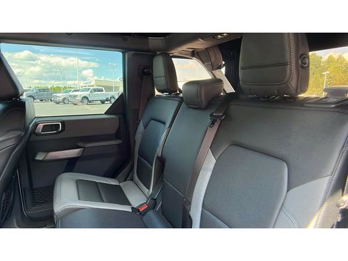 Used 2021 Ford Bronco Black Diamond image 16