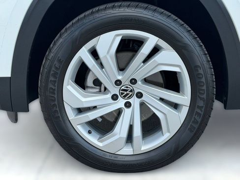 Certified 2023 Volkswagen Atlas SE FWD image 12