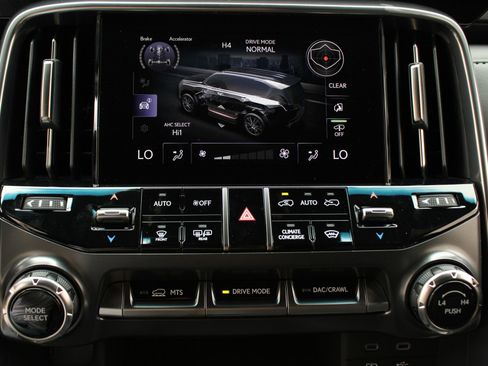 Used 2026 Lexus LX 700h Luxury w/ Appearance Package image 18