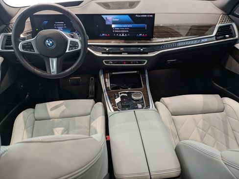 Used 2025 BMW X5 xDrive50e w/ M Sport Package image 23