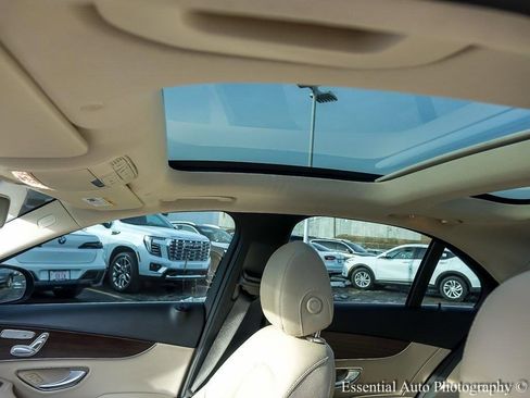 Used 2019 Mercedes-Benz C 300 4MATIC Sedan image 11