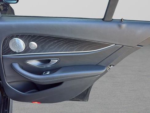 Used 2022 Mercedes-Benz E 350 Sedan image 26