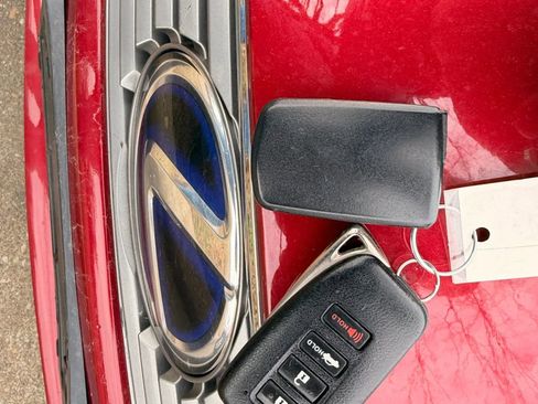 Used 2013 Lexus ES 300h image 23