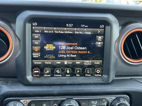 Used 2023 Jeep Gladiator Mojave w/ LED Lighting Group AWD/4WD image 23