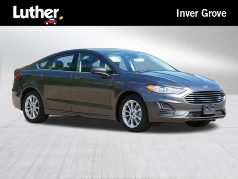 Used 2019 Ford Fusion SE FWD image 1