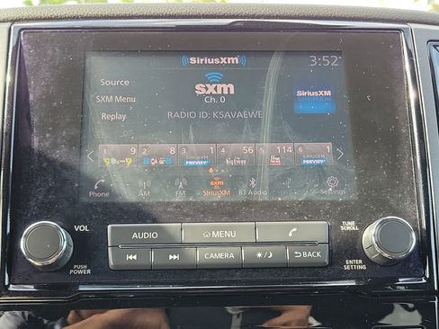 Used 2023 Nissan Titan SV w/ SV Convenience Package image 20