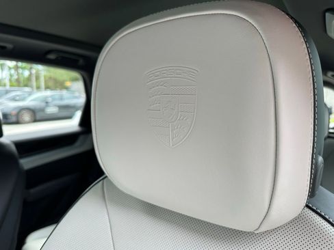 Used 2025 Porsche Cayenne E-Hybrid image 18