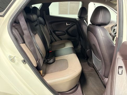 Used 2011 Hyundai Tucson GLS FWD image 29