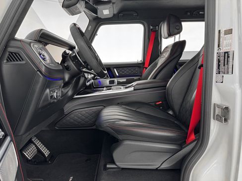 Used 2025 Mercedes-Benz G 63 AMG 4MATIC image 13