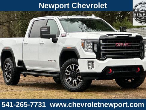 Used 2020 GMC Sierra 2500 AT4 w/ AT4 Premium Package image 2