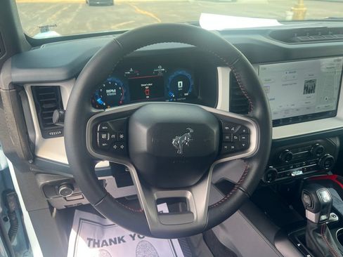 Used 2025 Ford Bronco Heritage Edition AWD/4WD image 14