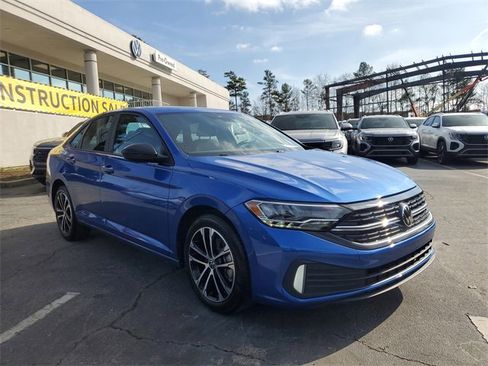 Certified 2024 Volkswagen Jetta Sport image 3