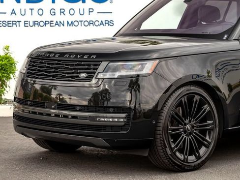 Used 2023 Land Rover Range Rover SE AWD/4WD image 2