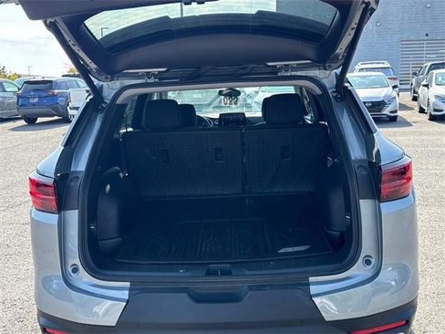 Used 2025 Chevrolet Blazer LT w/ Convenience Package image 14