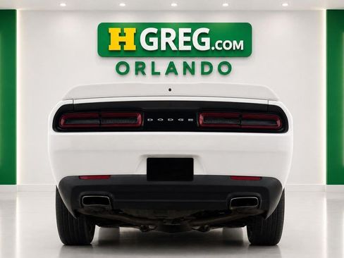 Used 2018 Dodge Challenger SXT RWD image 8