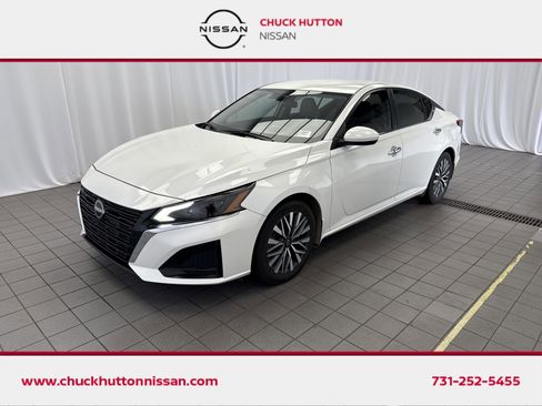 Used 2023 Nissan Altima 2.5 SV image 1