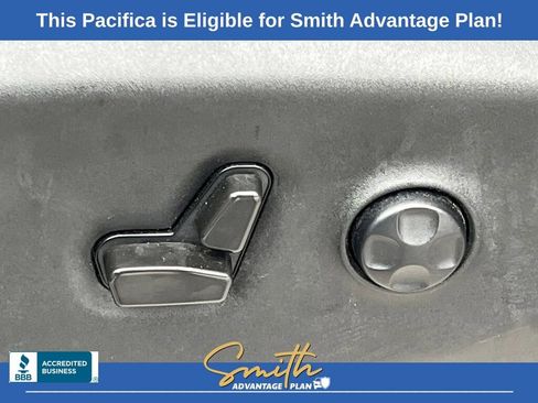 Used 2022 Chrysler Pacifica Touring-L image 17