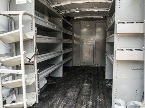 Used 2019 Ford Transit 350 148 Medium Roof RWD image 40