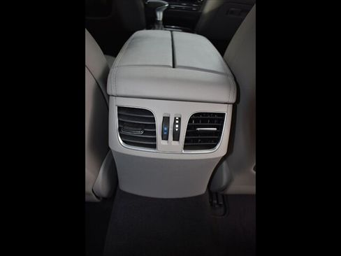 Used 2019 Genesis G80 3.8 RWD image 26