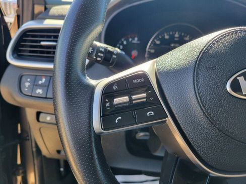 Used 2019 Kia Sorento SX image 15