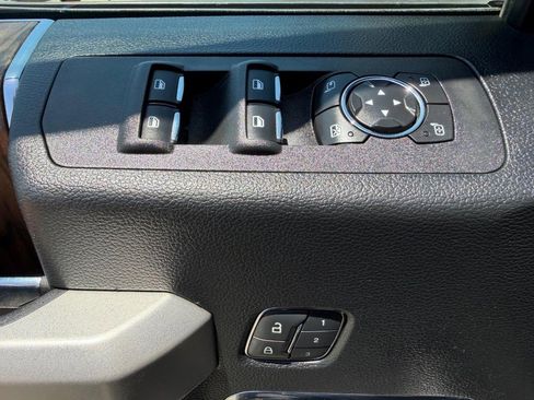 Used 2018 Ford F150 Lariat w/ Equipment Group 501A Mid RWD image 31