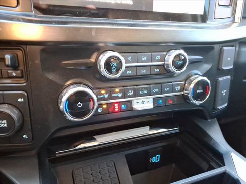 Used 2024 Ford F250 Lariat w/ Chrome Package image 16