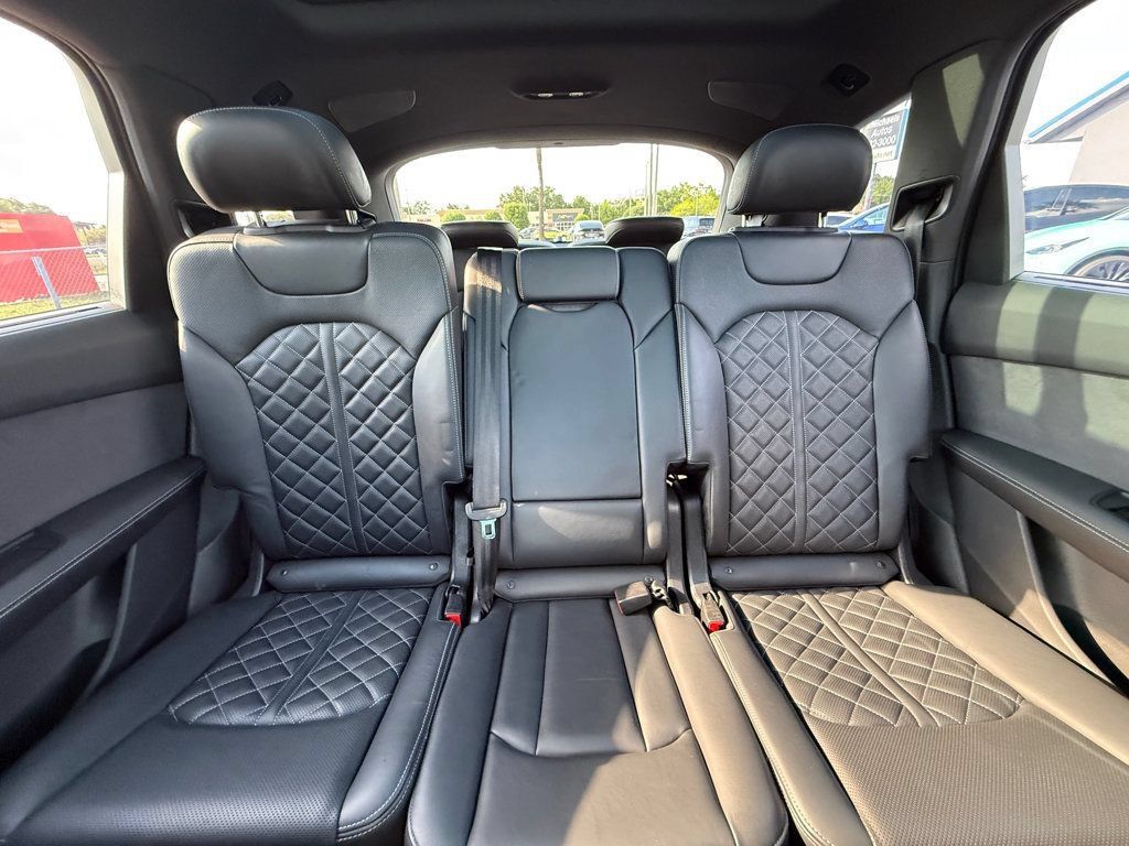 Used 2023 Audi SQ7 Prestige AWD/4WD image 21