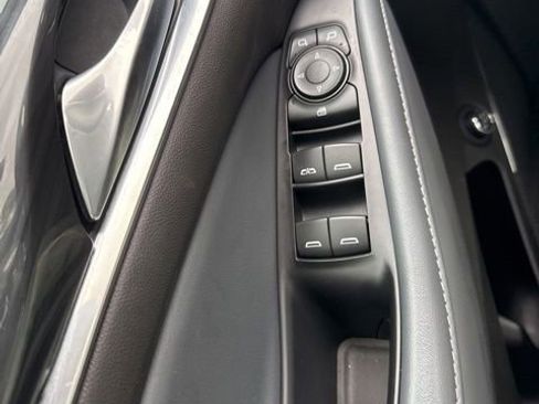 Used 2022 Buick Enclave Essence w/ Sport Touring Edition image 77