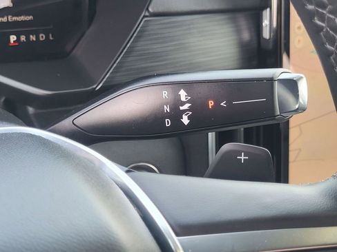 New 2025 GMC Acadia Elevation w/ Elevation Premium Package AWD/4WD image 19