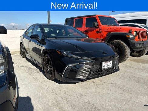 Used 2026 Toyota Camry SE w/ Multimedia Upgrade Package FWD image 1