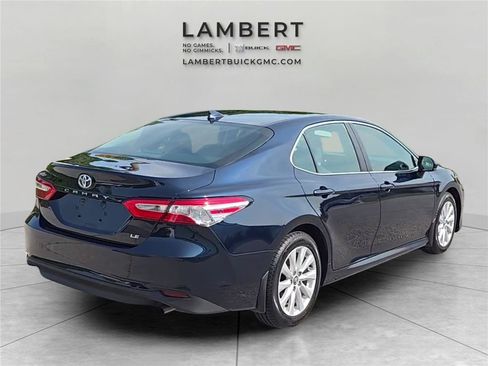 Used 2020 Toyota Camry LE FWD image 5