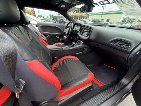 Used 2019 Dodge Challenger SXT RWD image 15