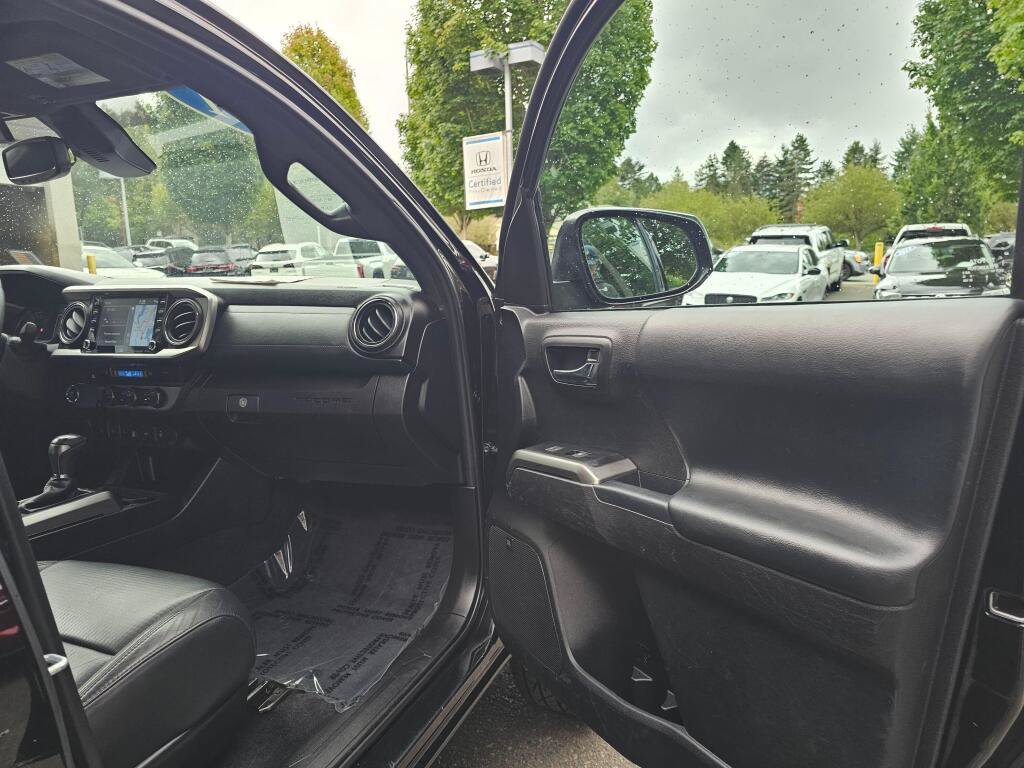 Used 2021 Toyota Tacoma Limited RWD image 12